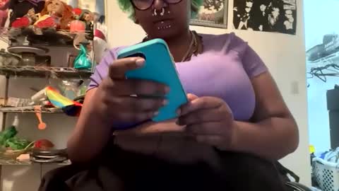 Snapshot of jdx00 chatting on 11.20.25 jdx00 online show from 11.20.25