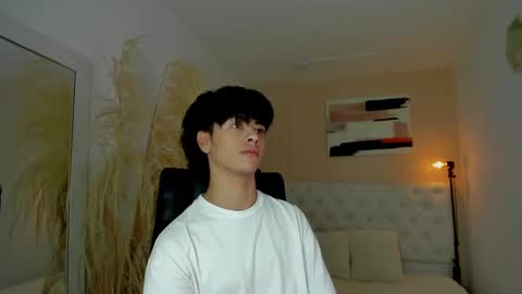 Snapshot of jean_dreams chatting on 12.04.24 J E A N online show from 12.04.24