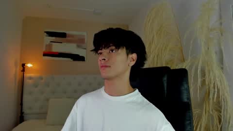 Snapshot of jean_dreams chatting on 12.04.24 J E A N online show from 12.04.24