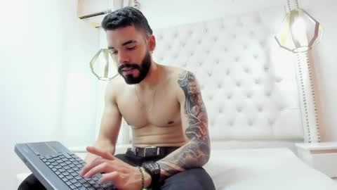 JEAN online show from 04.07.26