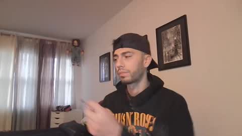 Snapshot of jeanpierbello7 chatting on 12.10.24 jean pier bello Silva online show from 12.10.24