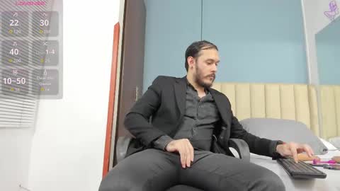 Snapshot of jeanpiere02 chatting on 09.10.25 Jeanpiere online show from 09.10.25