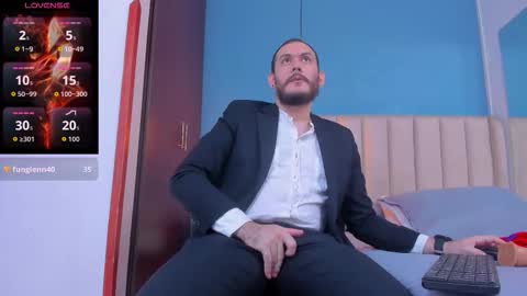 Snapshot of jeanpiere02 chatting on 11.29.25 Jeanpiere online show from 11.29.25