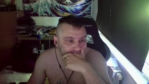 Snapshot of jeetzys chatting on 05.25.26 you may know me lol online show from 05.25.26