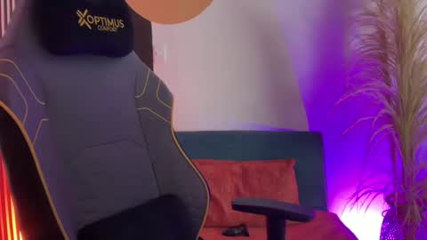 Jeff and Mugi  Independent model online show from 03.30.26