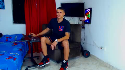 Snapshot of jeffer21_hot chatting on 05.08.26 jeffer21_hot online show from 05.08.26