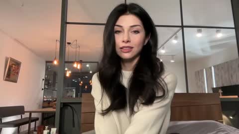 Snapshot of jeffreycola chatting on 12.01.25 jennifer bones online show from 12.01.25