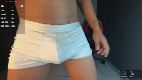 Snapshot of jeffvalemtino chatting on 03.03.25 jeffrey online show from 03.03.25