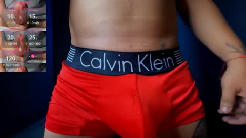 Snapshot of jeffvalemtino chatting on 11.09.25 jeffrey online show from 11.09.25