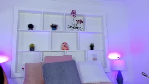 Snapshot of jehnmorris chatting on 09.27.25 Jehn online show from 09.27.25