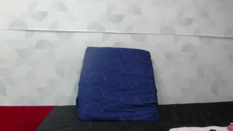 Snapshot of jein23_ chatting on 11.19.25 jein online show from 11.19.25