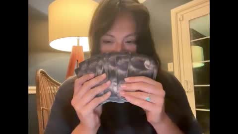 Snapshot of jellybeanin chatting on 04.16.26 Jelli online show from 04.16.26