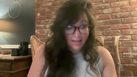 Snapshot of jellybeanin chatting on 05.20.26 Jelli online show from 05.20.26