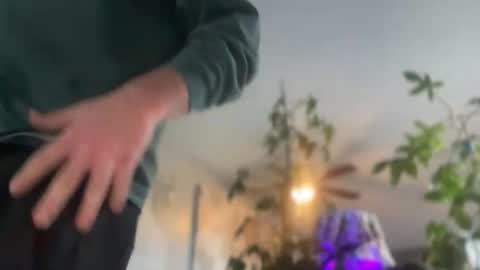 Snapshot of jellyfishfun chatting on 11.22.25 Guy Jones online show from 11.22.25