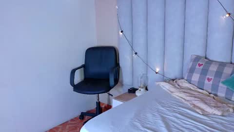 Snapshot of jenacooper__ chatting on 02.17.26 Jena online show from 02.17.26