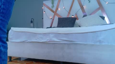 Snapshot of jenacooper__ chatting on 02.24.26 Jena online show from 02.24.26