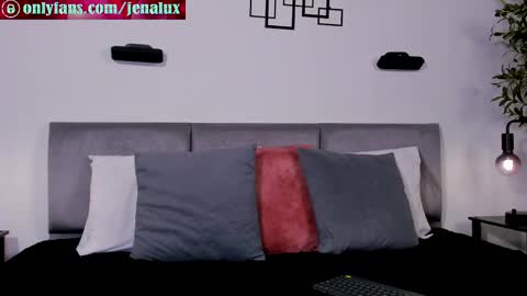 Snapshot of jenalux_ chatting on 05.06.26 Jennalux online show from 05.06.26