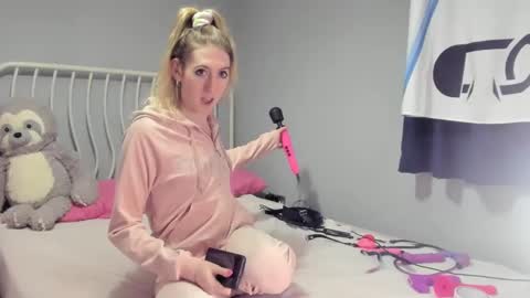 JenbyDoll online show from 02.02.25