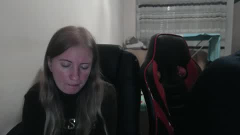 Snapshot of jenisandpeter chatting on 10.01.25 JenisAndPeter online show from 10.01.25