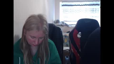 JenisAndPeter online show from 04.21.26