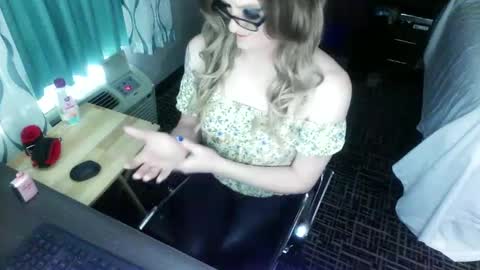 Jenna Cross online show from 01.28.25