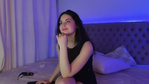 Snapshot of jennamiu chatting on 06.21.26 Jenna online show from 06.21.26