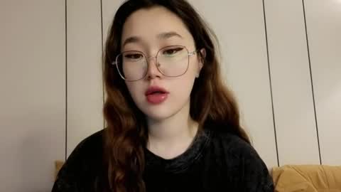 Snapshot of jennatyan chatting on 06.25.26 JENNA online show from 06.25.26