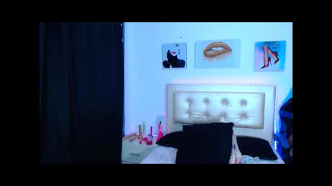 Snapshot of jenng18 chatting on 01.16.25 jenn online show from 01.16.25