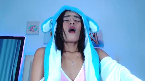 Snapshot of jenng18 chatting on 02.21.25 jenn online show from 02.21.25