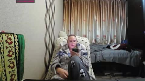 Snapshot of jennideep chatting on 12.20.25 JenniDeep online show from 12.20.25