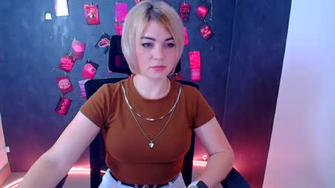 Snapshot of jennifer_cuttie chatting on 08.04.26 Jennifer online show from 08.04.26
