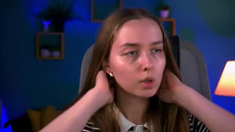 Jennifer online show from 09.08.25