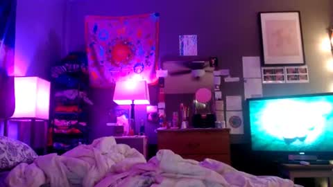 Jennifer Gwen online show from 07.03.26