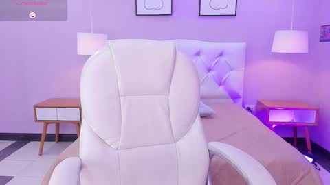 Snapshot of jenny_golden1 chatting on 02.07.25 Jenny online show from 02.07.25