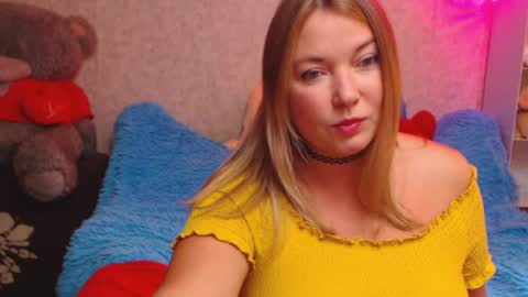 Snapshot of jenny_oliviawow chatting on 09.24.25 All the most interesting in private. my room for my smile online show from 09.24.25