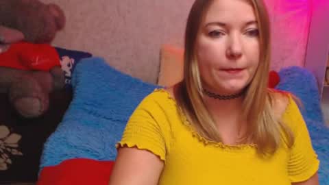 Snapshot of jenny_oliviawow chatting on 11.17.25 All the most interesting in private. my room for my smile online show from 11.17.25