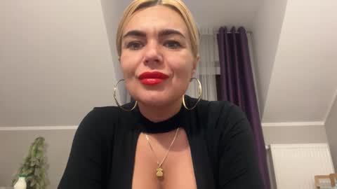 Snapshot of jenny_play1 chatting on 12.31.24 Jenny online show from 12.31.24