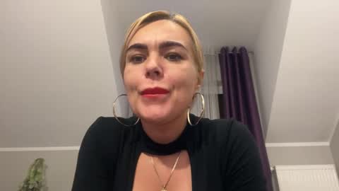 Snapshot of jenny_play1 chatting on 12.31.24 Jenny online show from 12.31.24