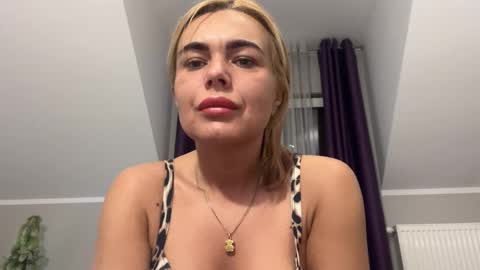 Snapshot of jenny_play1 chatting on 01.19.25 Jenny online show from 01.19.25