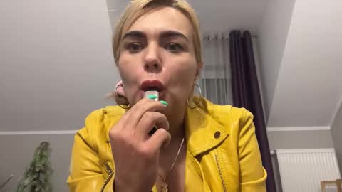 Snapshot of jenny_play1 chatting on 01.24.25 Jenny online show from 01.24.25