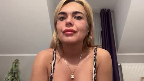 Snapshot of jenny_play1 chatting on 01.28.25 Jenny online show from 01.28.25