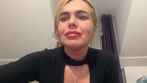 Snapshot of jenny_play1 chatting on 02.02.25 Jenny online show from 02.02.25