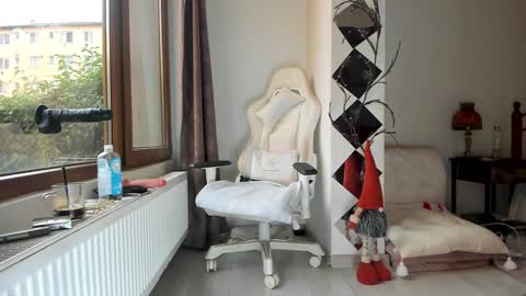 infamous blondiechloe.             Jennyjennywildd online show from 10.24.25