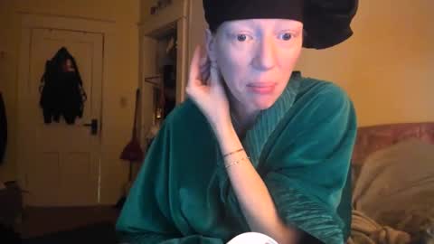 Snapshot of jenovakitty chatting on 11.28.25 Jenn - come to my onlyfans online show from 11.28.25