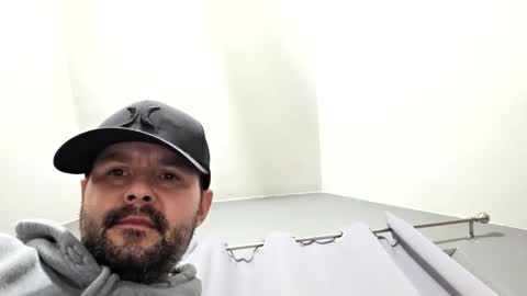 Snapshot of jerbonezgood chatting on 12.17.25 Lous online show from 12.17.25