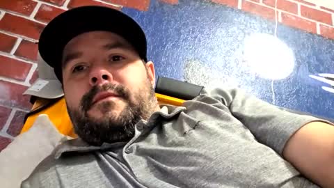 Snapshot of jerbonezgood chatting on 12.21.25 Lous online show from 12.21.25