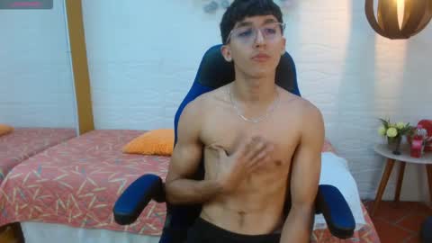 Snapshot of jeremy_job chatting on 12.05.25 Jeremy online show from 12.05.25