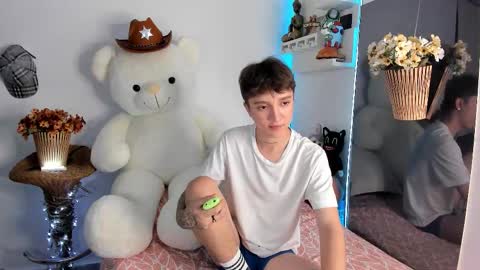 jero independent model online show from 03.06.26