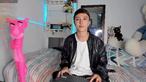 Snapshot of jeremy_salvatore_ chatting on 06.19.26 jero independent model online show from 06.19.26