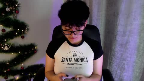 Snapshot of jero_harper1 chatting on 12.31.24 jero harper1 online show from 12.31.24